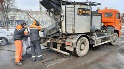 Три установки производят асфальтобетон для ямочного ремонта в Белгородской области