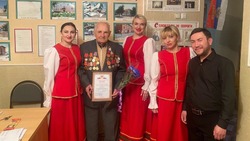 Сотрудники ЦКР «Лебединец» поздравили ветеранов Великой Отечественной войны с Днём Победы 