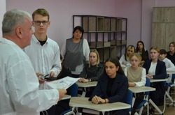 Специалисты управления Роспотребнадзора по Белгородской области провели мастер-класс для школьников