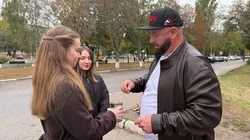 Губкинские волонтёры провели акцию «Коробка пожеланий»