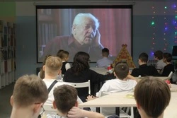 Губкинские школьники познакомились с творчеством Владислава Шаповалова