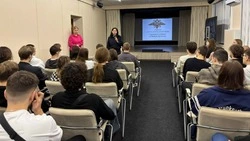 Сотрудники УНК УМВД России по Белгородской области провели лектории для студентов в Губкине