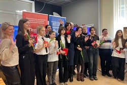 Активистам «Движения Первых» вручили паспорта в торжественной обстановке в Губкине