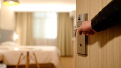 Правительство РФ продлило сроки действия разрешений для гостиниц до 2021 года