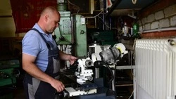 Житель Губкина расширил токарную мастерскую благодаря социальному контракту