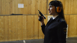 Соревнования по стрельбе из пистолета Макарова прошли в Старом Осколе к 8 Марта