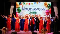 Губкинские артисты подготовили праздничную программу к Международному дню соседей