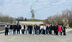 Губкинские школьники посетили с экскурсией город-герой Волгоград