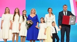 В Национальном центре «Россия» наградили победителей Всероссийского конкурса «Семья года»