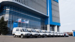 Директор филиала «Белгородэнерго» вручил белгородским энергетикам ключи от новых автомобилей
