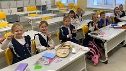 Юные губкинцы продолжили изучать волшебство ниточек и бусинок