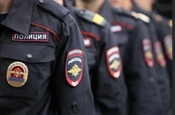 Михаил Лобазнов и Галина Колесникова поздравили губкинских стражей порядка с праздником