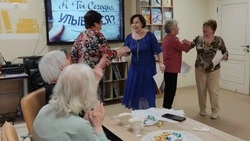 Губкинские библиотекари провели искромётное мероприятие ко Дню смеха