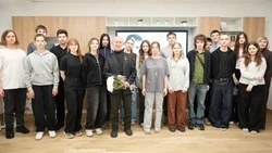 Юные губкинцы приняли участие в литературной встрече «Писатель рядом: о времени, людях, стране»