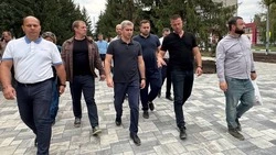 Глава администрации Губкинского городского округа провёл выездное совещание со строителями