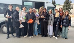 Юные актёры посетили приют для бездомных животных в Губкине