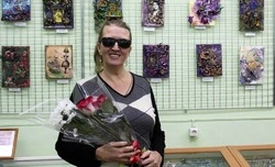 Вдохновение на кончиках пальцев. Выставка работ Ирины Титовой открылась в Губкинском музее 