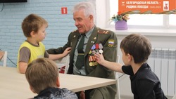 Сотрудники Губкинской библиотеки провели патриотический час «Сквозь дым и пламя Курской битвы»