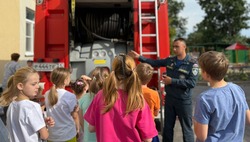 Сотрудники МЧС приехали в гости к губкинским детям