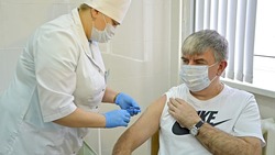 Глава администрации Губкинского округа Андрей Гаевой сделал прививку от COVID-19