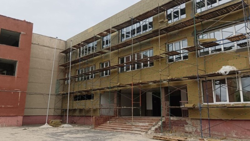 Ремонт школы № 17 продолжился в Губкине