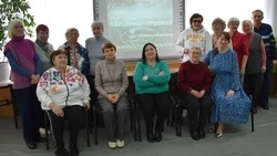 Губкинские библиотекари провели тёплую поэтическую встречу «Весенние строки»