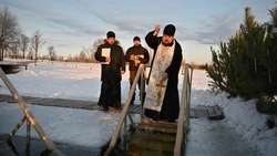 Освящение Крещенской купели состоялось на городском пляже города Губкина