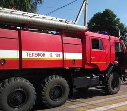 Спасатели ликвидировали пожар в хозяйственной постройке в Губкине