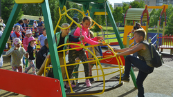 Игровая площадка для детей-инвалидов открылась в Губкине