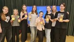 Юные губкинцы посетили творческую мастерскую «Подарок маме»