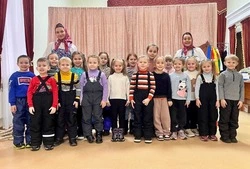 Сотрудники ЦКР «Лебединец» провели фольклорный праздник «Разыгрались удальцы»