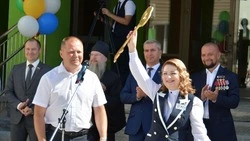 Двери обновлённой школы распахнулись, и ученики устремились в волшебный мир знаний