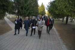 Михаил Лобазнов провёл выездное совещание по благоустройству сквера на улице Лазарева