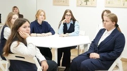 Губкинские библиотекари провели интеллектуальный баттл «Читай-микс»