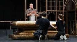 Артисты Губкинского театра для детей и молодёжи подготовили для зрителей масштабную премьеру