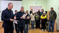 Василий Голиков провёл встречу с жителями многоквартирных домов микрорайона Лебеди