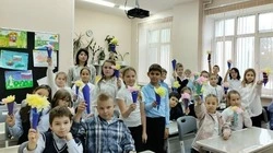 Юные губкинцы приняли участие в праздничной программе ко Дню матери