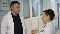 Врио губернатора Александр Шуваев навестил детей, пострадавших от обстрелов ВСУ