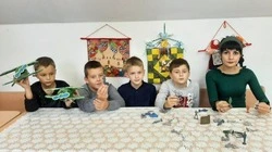 Юные губкинцы посетили мероприятие «Игрушки военного детства»