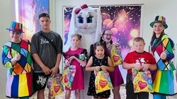 Губкинские культработники устроили праздник для летних именинников