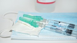 Минздрав разрешил одновременную вакцинацию от коронавируса и гриппа