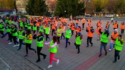 Школьники в Губкине провели массовый флешмоб «Стань заметным на дороге!»