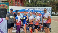 Губкинские легкоатлеты покорили «сладкий» и марафонский забеги