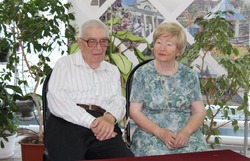 Губкинский краеведческий музей провёл литературно-музыкальную гостиную «История любви и долголетия»