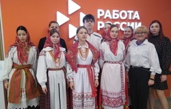 Губкинские студенты превратили обычное мероприятие по профориентации в маленький концерт