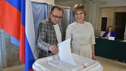 Председатель Совета депутатов Галина Колесникова сделала свой выбор в первый день голосования