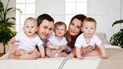 Белгородские власти ввели единовременную выплату женщинам при рождении двойни или тройни