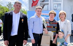 «Вы не теряйте ключи от детства, чтобы вернуться хотя б на миг...»
