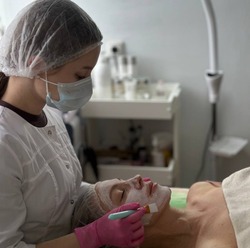 Жительница Губкина открыла собственный косметологический кабинет благодаря соцконтракту