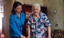 Пожилым губкинцам и инвалидам помогают около 100 социальных работников